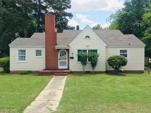 208 N Wayne Ave, Dunn, NC 28334 photo 1