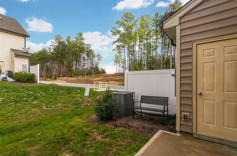 434 Carthage Ct, Durham, NC 27703 photo 6