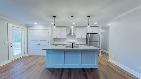 709 Frank St, Roxboro, NC 27573 photo 4