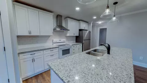 709 Frank St, Roxboro, NC 27573 photo 2