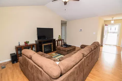 103 Thompson Dr, Selma, NC 27576 photo 7