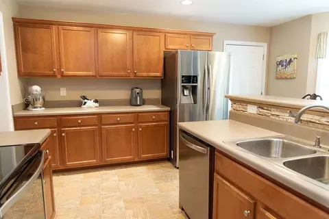912 Dickinson Rd, Smithfield, NC 27577 photo 4