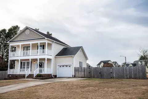 618 Commander Dr, Wendell, NC 27591 photo 2