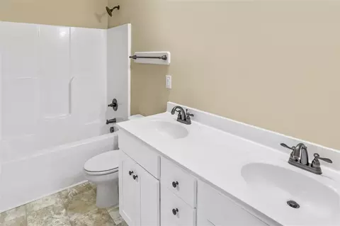 408 W J St, Erwin, NC 28339 photo 12