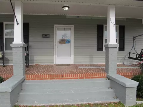 102 W C St, Erwin, NC 28339 photo 4