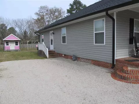 102 W C St, Erwin, NC 28339 photo 3