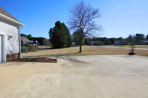 400 Clinton Dr, Garner, NC 27529 photo 4