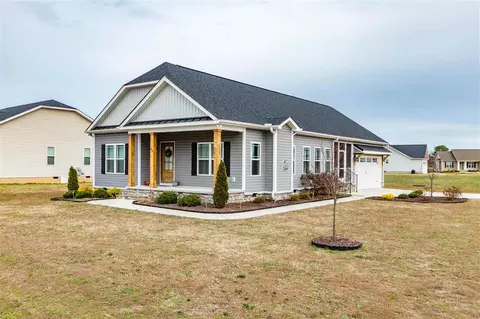35 Lonestar Ct, Smithfield, NC 27577 photo 3