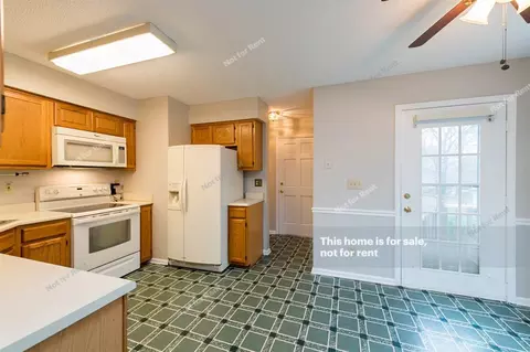 4233 Bluffs Ln, Durham, NC 27712 photo 6