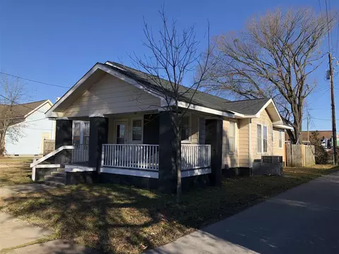 301 E Divine St, Dunn, NC 28334 photo 3