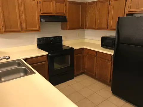 703 Gatehouse Ln, Durham, NC 27707 photo 3