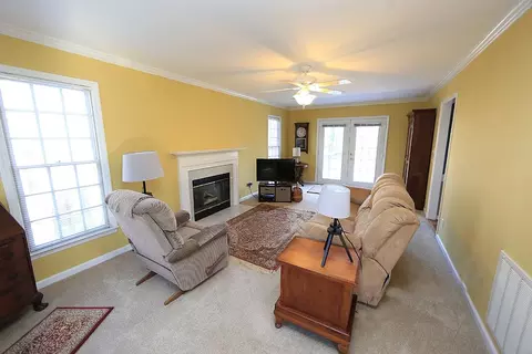 114 E Skyhawk Dr, Cary, NC 27513 photo 2