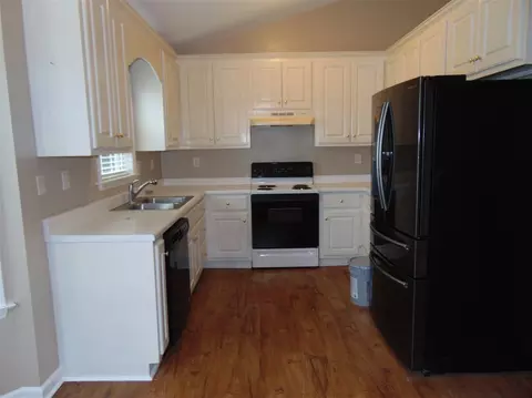 4516 Johns Ct, Benson, NC 27504 photo 6