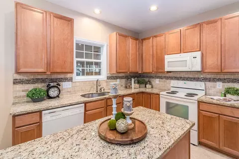 2514 Oleander Dr, Durham, NC 27703 photo 4