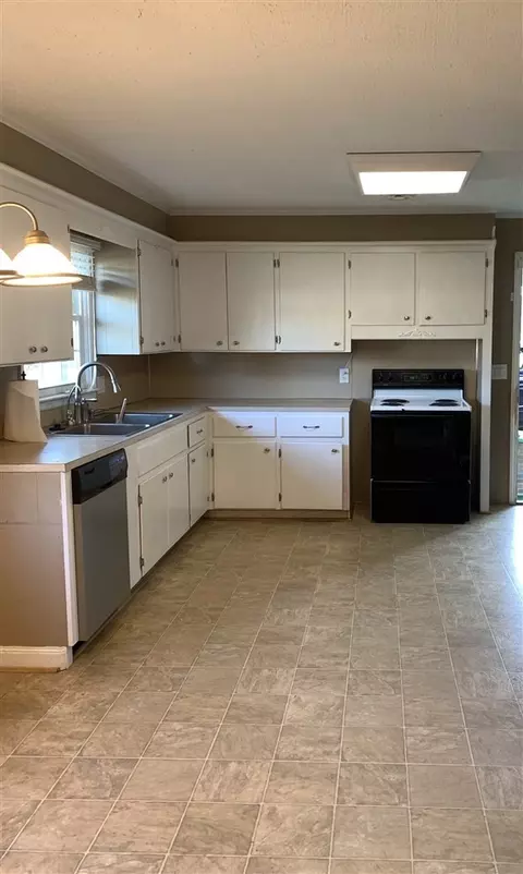 3407 Pine Valley Rd, High Point, NC 27265 photo 2