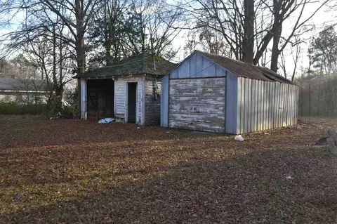 620 E Montgomery St, Henderson, NC 27536 photo 2