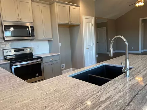 7642 Benson Hardee Rd, Benson, NC 27504 photo 9