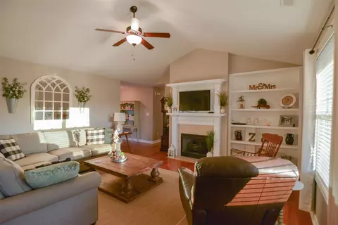 76 Jensen Dr, Wendell, NC 27591 photo 2