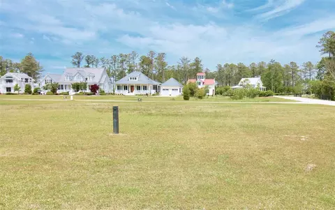 726 E Harborside Rd, Oriental, NC 28571 photo 2
