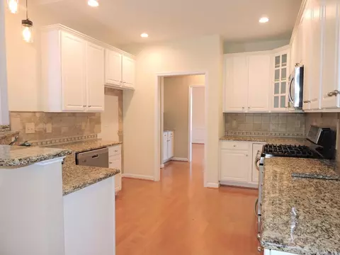 6 Thorn Brook Ct, Durham, NC 27703 photo 8
