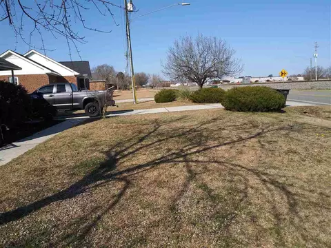 505 E Pine St, Pine Level, NC 27568 photo 25