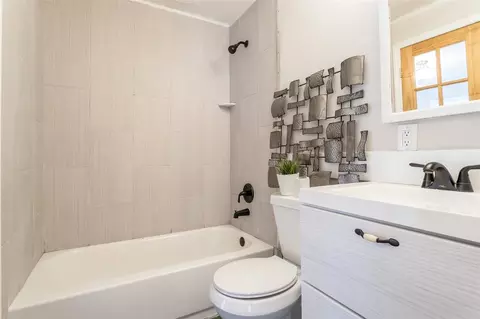17 Zelko Ct, Durham, NC 27705 photo 9