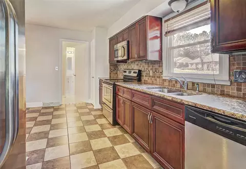 400 Rippling Stream Rd, Durham, NC 27704 photo 8