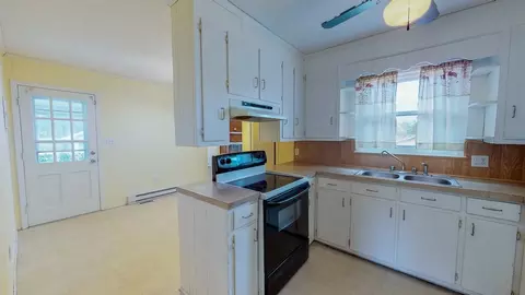 1202 Dover St, Roxboro, NC 27573 photo 3