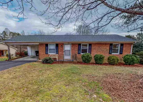 1202 Dover St, Roxboro, NC 27573 photo 1