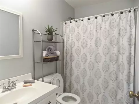 2202 Dakota St, Durham, NC 27707 photo 8
