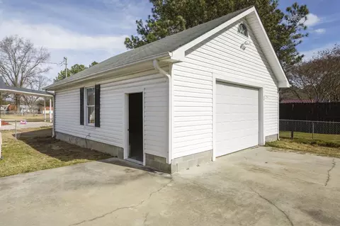 100 Pine St, Dunn, NC 28334 photo 27