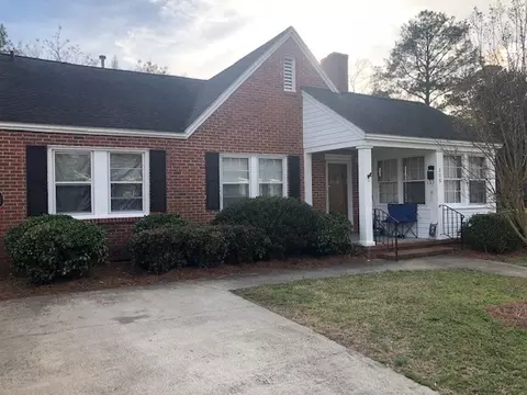 208 E Holt St, Smithfield, NC 27577 photo 2