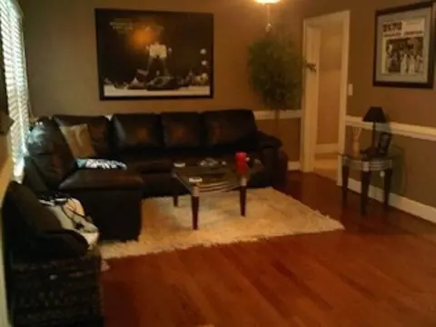 208 E Holt St, Smithfield, NC 27577 photo 4