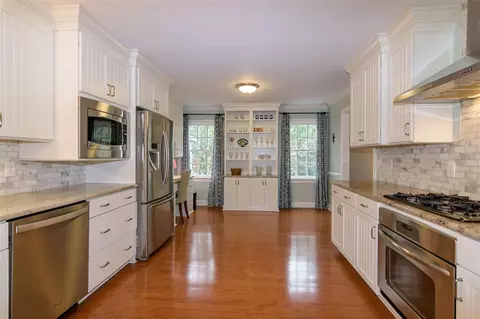 300 Danforth Ct, Raleigh, NC 27615 photo 4