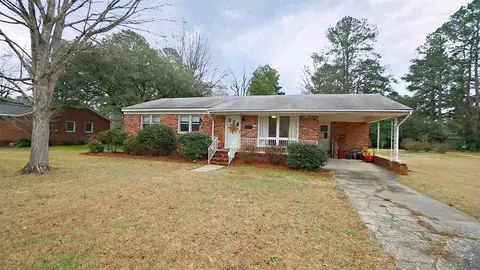 907 S Walnut Dr, Smithfield, NC 27577 photo 3