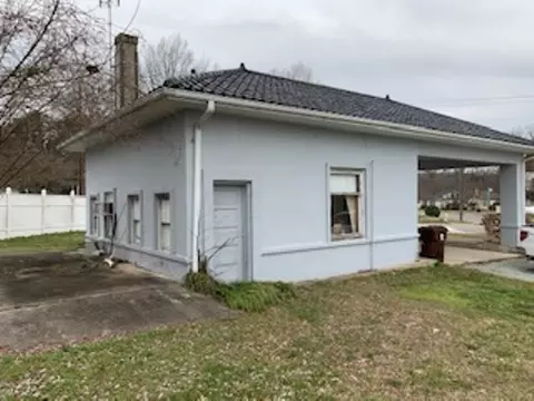 122 N Morgan St, Roxboro, NC 27573 photo 3