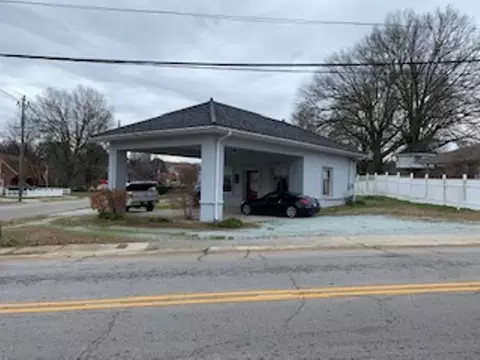 122 N Morgan St, Roxboro, NC 27573 photo 1