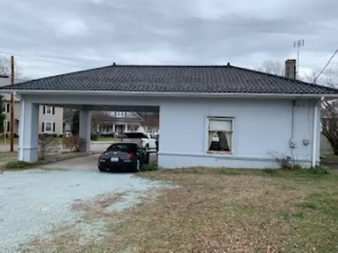 122 N Morgan St, Roxboro, NC 27573 photo 2