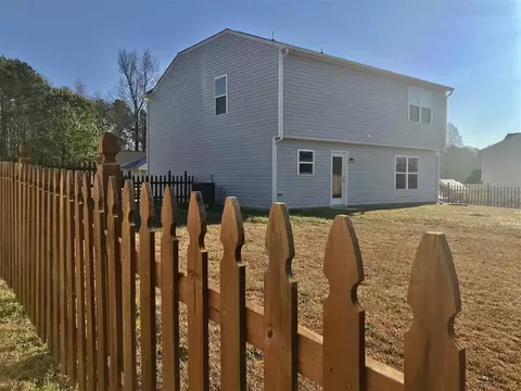 144 Gray Ghost St, Benson, NC 27504 photo 2