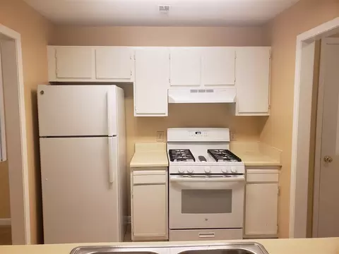 5812 Pointer Dr #201, Raleigh, NC 27609 photo 4
