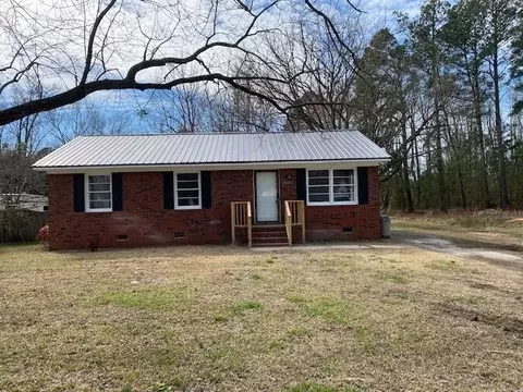 809 Rosemary St, Erwin, NC 28339 photo 1