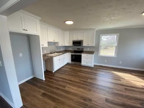 809 Rosemary St, Erwin, NC 28339 photo 2