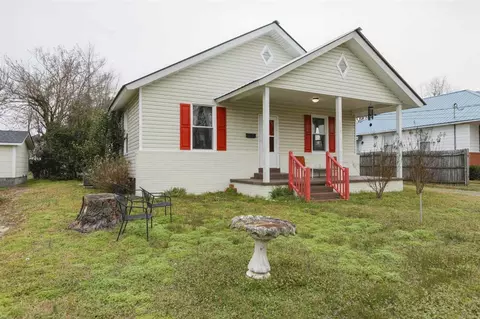 302 E J St, Erwin, NC 28339 photo 1