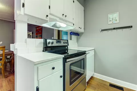 302 E J St, Erwin, NC 28339 photo 17