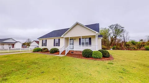 105 Morrison Dr, Smithfield, NC 27577 photo 2