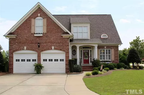 106 Colonade Ct, Benson, NC 27504 photo 2