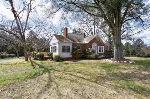 406 E Williams St, Apex, NC 27502 photo 2