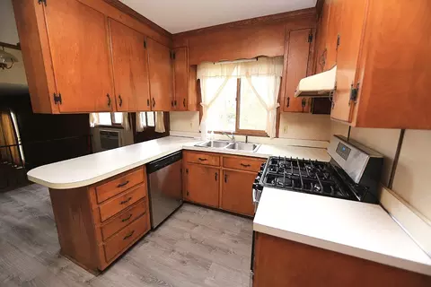 610 W Cornwall Rd, Cary, NC 27511 photo 4