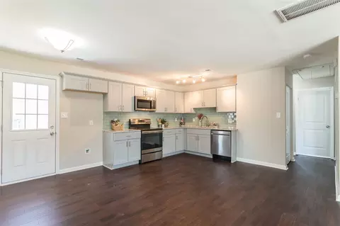 511 Beverly Dr, Raleigh, NC 27610 photo 9