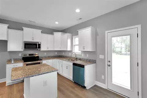 149 Sturgeon St, Smithfield, NC 27577 photo 10